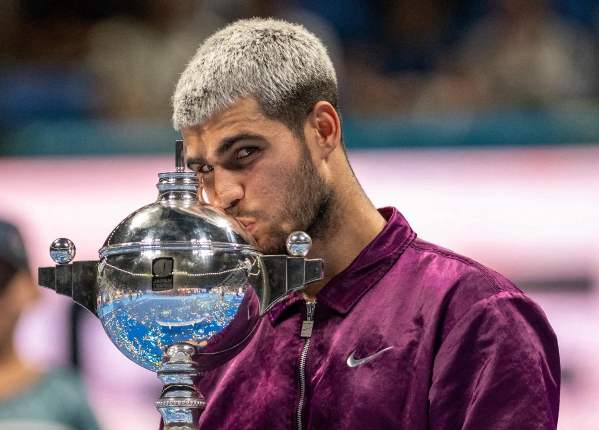 Alcaraz ya lleva conquistados 12 países e iguala los 24 trofeos de Zverev