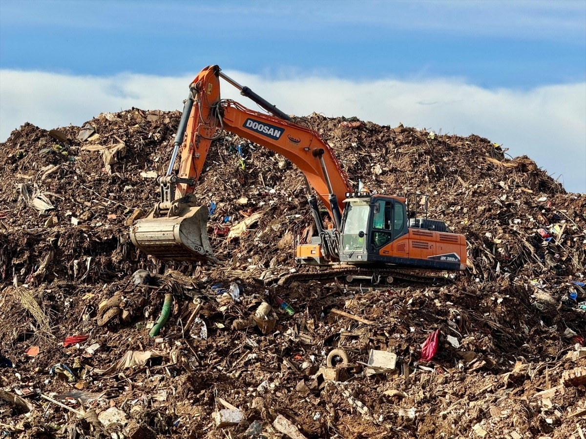 El Consell amplía en 24,9 millones el contrato extraordinario para la gestión de residuos tras la Dana