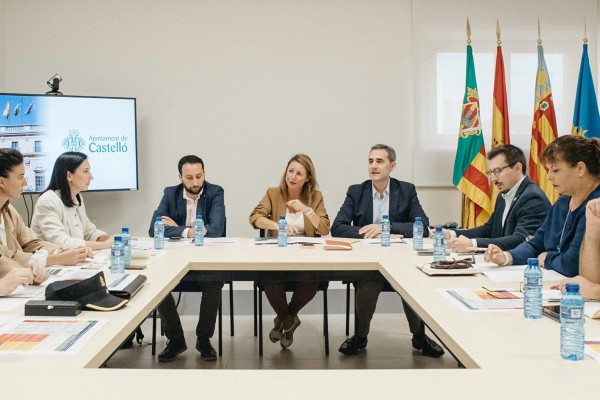 Carrasco detalla a los grupos políticos el nuevo protocolo de inundaciones en centros educativos