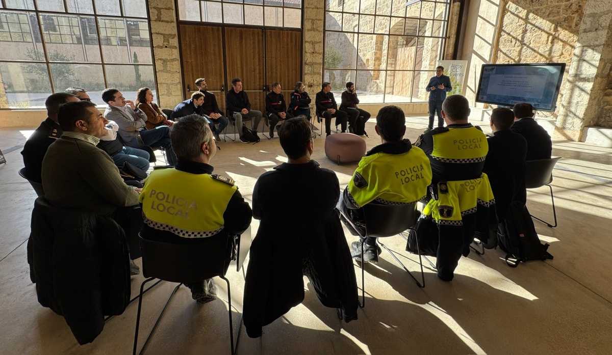 Reunión que se mantuvo con profesionales implicados para explicarles la iniciativa. - 