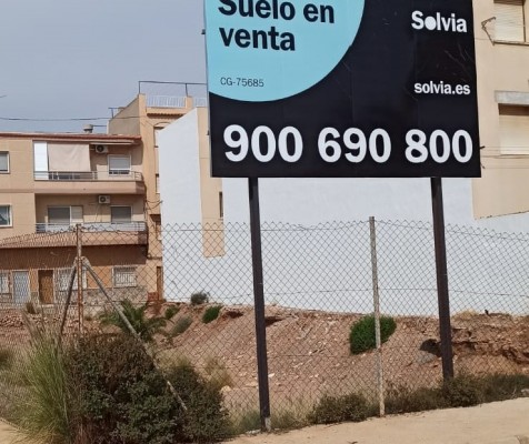 El poblado íbero de Los Nietos vuelve a estar a la venta ante la indignación de los vecinos