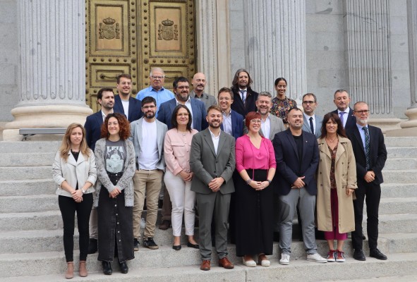 Compromís recurrirá ante el TC la ley de Educación valenciana con el apoyo de 50 diputados

