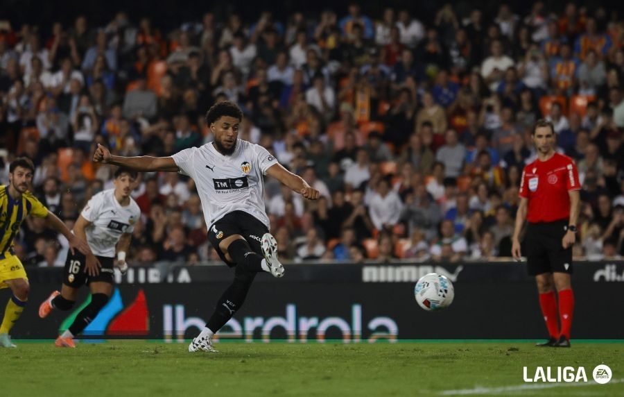 El Valencia falla un penalti en la Liga tras 20 meses y ocho lanzamientos