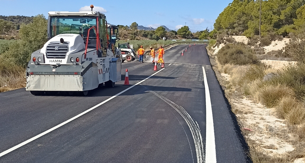 La Generalitat mejora el firme de la carretera CV-840 a su paso por Novelda y La Romana