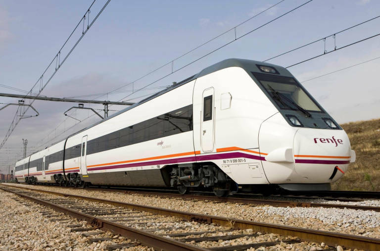 Renfe redefine la ruta Barcelona-Cartagena por el Corredor: suprime parada comercial en Benicàssim