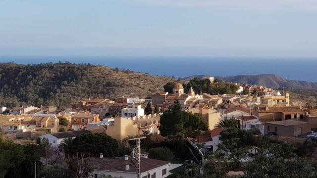 Aigües repite en el 'top' 10 de los municipios con más renta entre las urbes medias de Madrid y Barcelona 