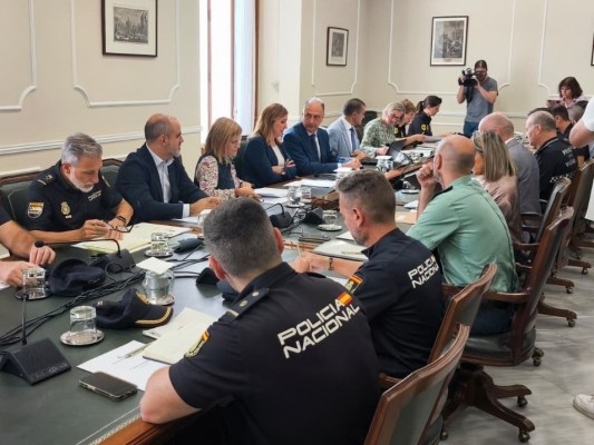 Más de 2.300 efectivos velarán por la seguridad ciudadana el 9 d'Octubre, 400 más que el año pasado