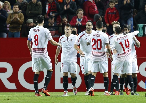 El Sevilla arranca un valioso empate de Ucrania