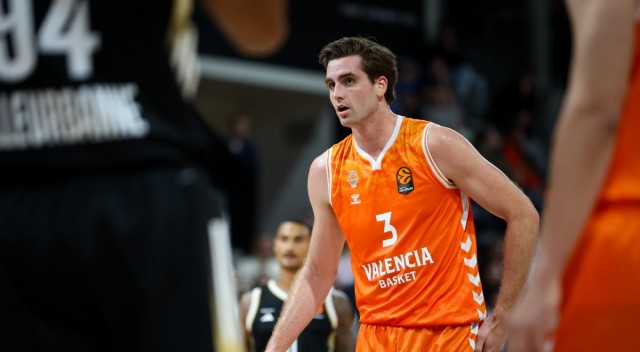 Valencia Basket sabe sufrir para sumar el primer triunfo en la Euroliga