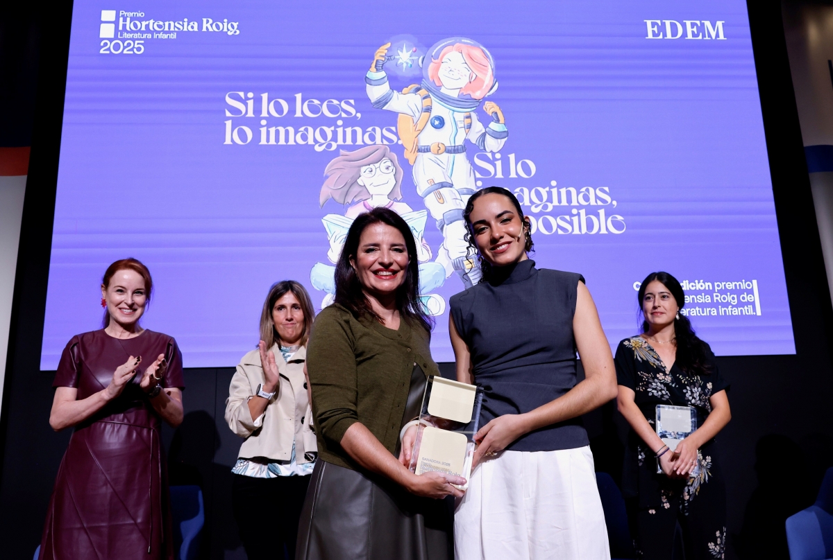 La cordobesa Ana Ortiz, Premio Hortensia Roig de literatura infantil por su obra 'Amor a primera fórmula'