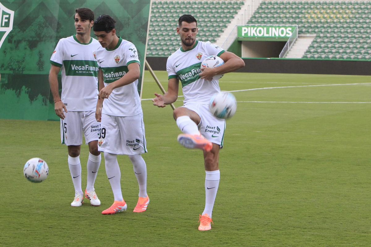 Prensentación de los fichajes del Elche CF - Foto: EFE Prensentación de los fichajes del Elche CF