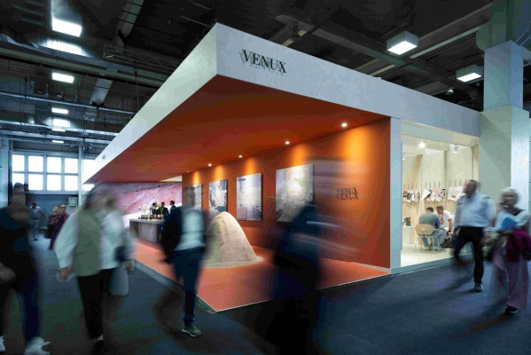 Venux se presenta en sociedad en Cersaie para posicionarse en el segmento del 