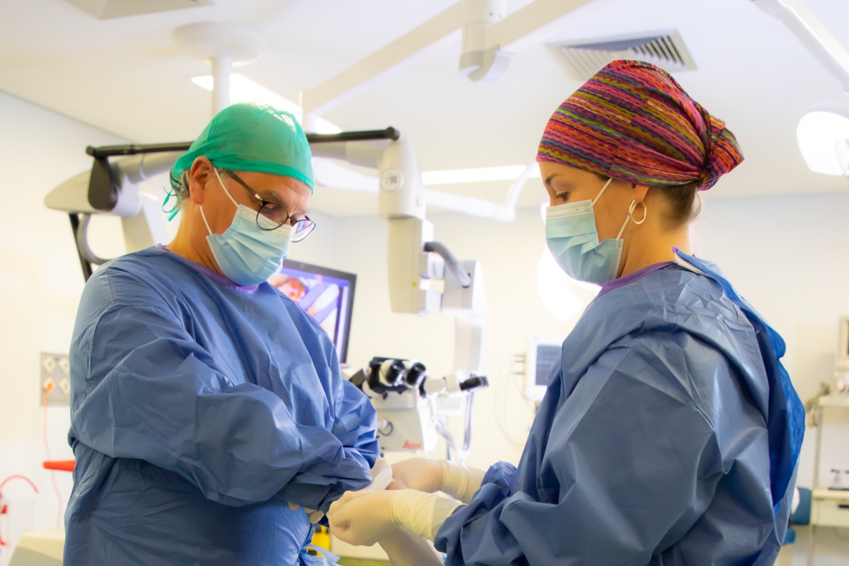 Las hernias discales son una de las principales causas de dolor lumbar y cervical en adultos