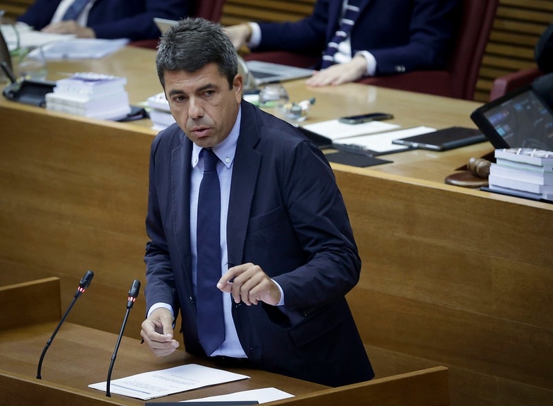El president de la Generalitat, Carlos Mazón. - Foto: JOSÉ CUÉLLAR/CORTS VALENCIANES