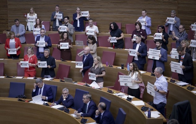 Les Corts rechazan apoyar a la Flotilla y exigen “fiscalizar la inmigración ilegal” con los votos de PP y Vox