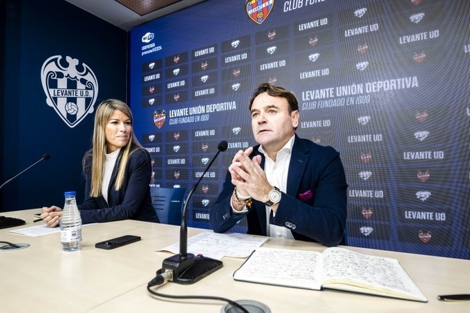 Los peñistas estudian una alternativa al plan de capitalización de Danvila