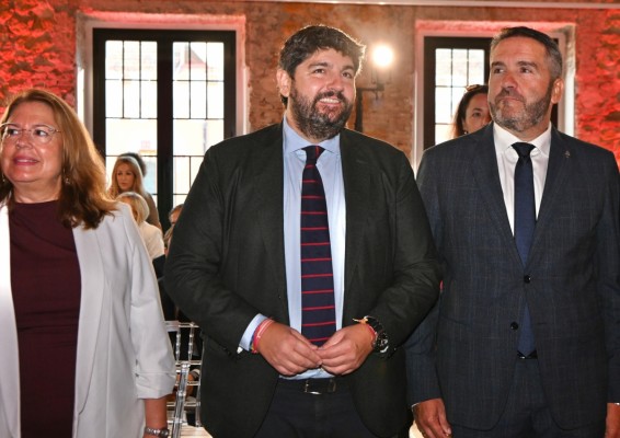 Miras saca pecho del 