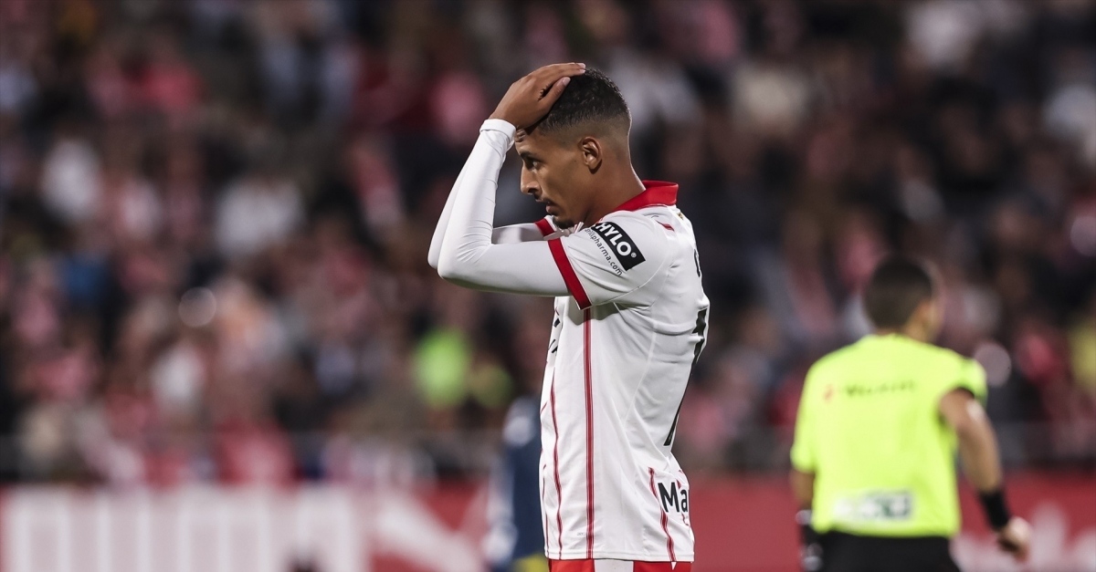 Ounahi, baja ante el Valencia por una lesión en el sóleo