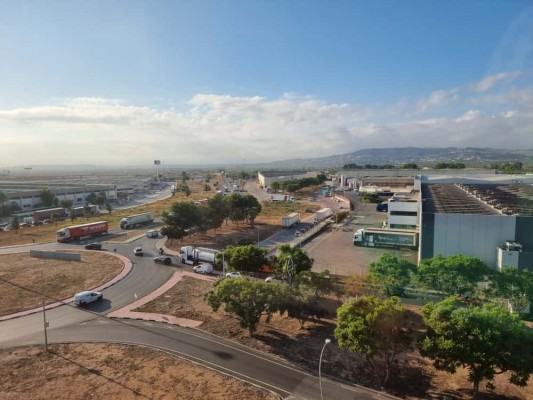 Riba-roja y la Diputación de Valencia firman el convenio que da luz verde a la rotonda de la CV-374 en el área industrial