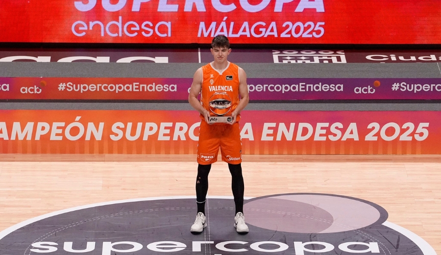 Sergio de Larrea, de celebración… en el Mercado de Ruzafa  