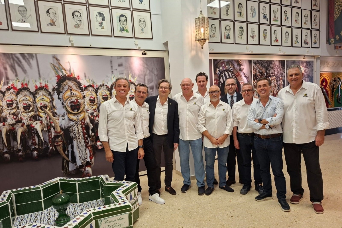 De concursos y premios a un desfile extraordinario en Magdalena: Moros d'Alqueria celebran 50 años