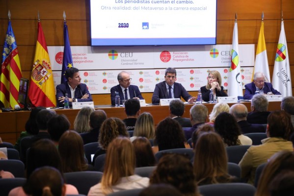 Un 40% de los españoles cree probable que el hombre visite Marte en 2050, el doble que a la luna