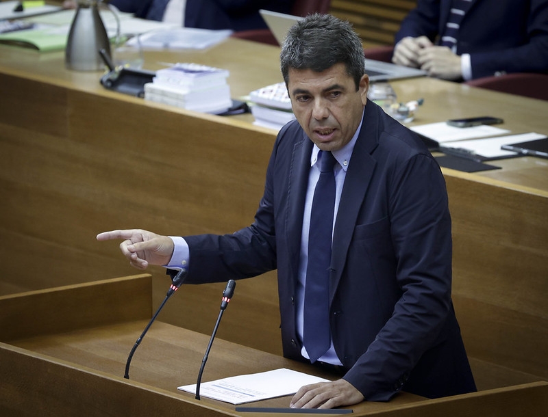 Mazón 'sortea' el examen parlamentario tras las lluvias con la ayuda involuntaria del PSPV