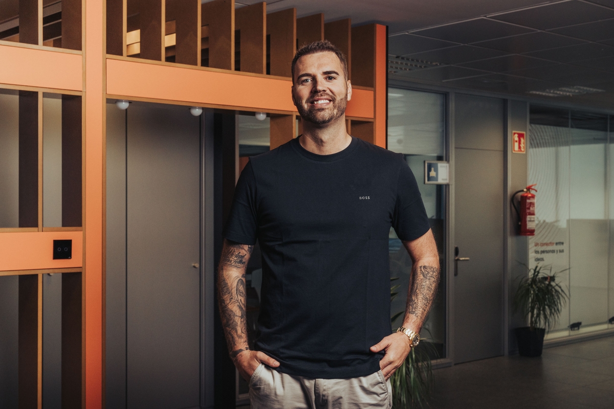 Javier Martínez, cofundador de Hawkers, se une a Momoven para impulsar su expansión