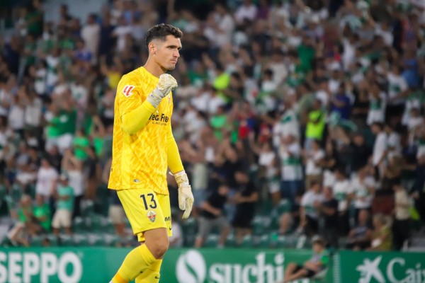 El Elche volvió a dejar su portería a cero diecisiete partidos después
