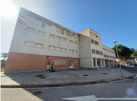 El Centro de Instrucción y Adiestramiento a Flote, ubicado en el Arsenal, será demolido por su condición ruinosa