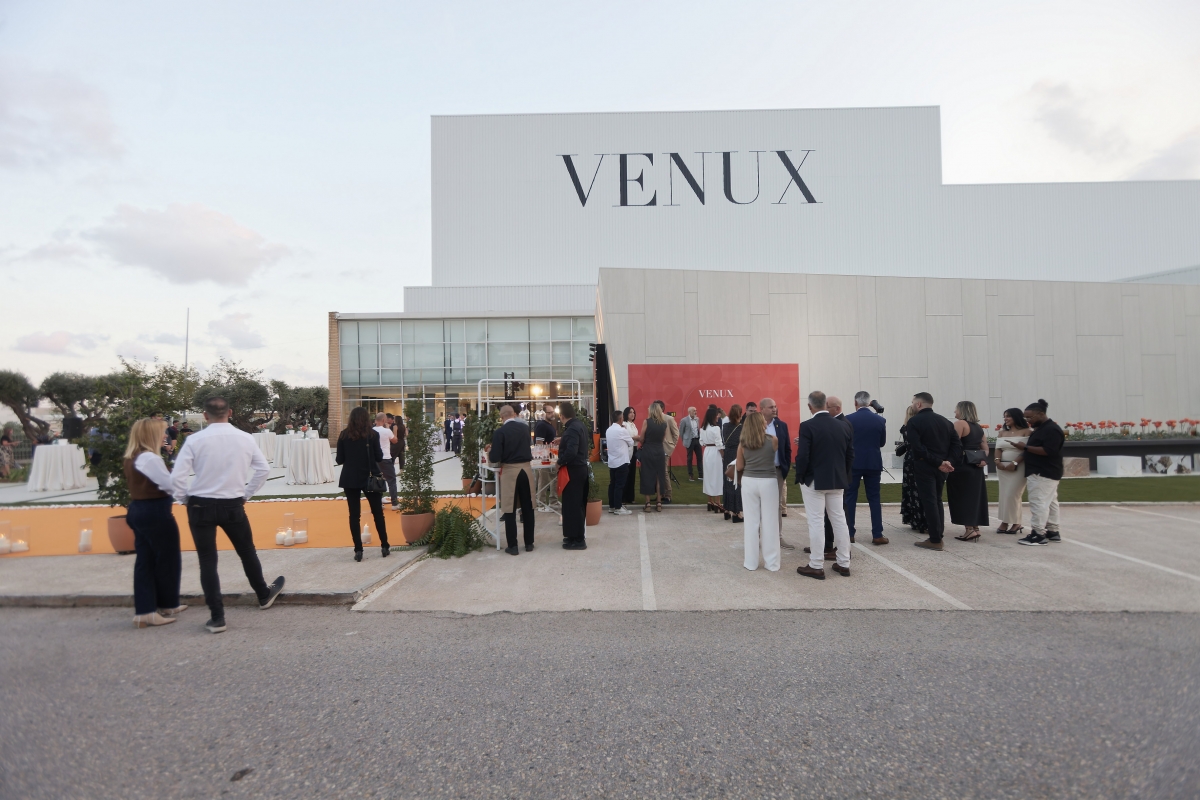 Música, diseño, magia y gastronomía en el primer showroom de Venux