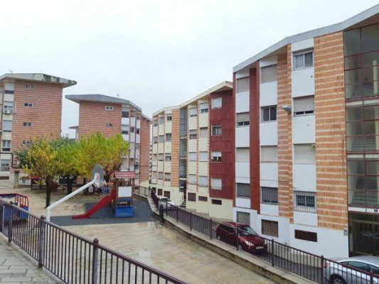 Alcoy encarrila la rehabilitación de 374 viviendas en dos barrios con la redacción de los proyectos
