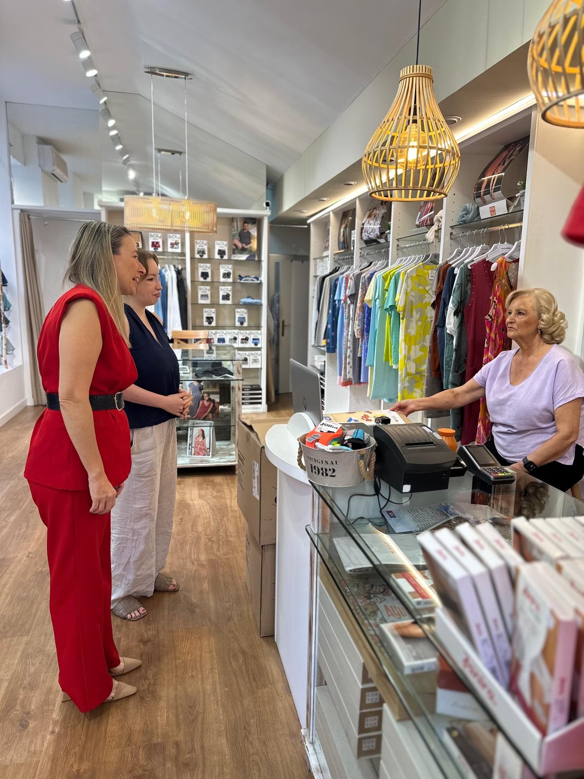 Alicante reedita 'Botigues al Carrer' para dinamizar el comercio en el Centro