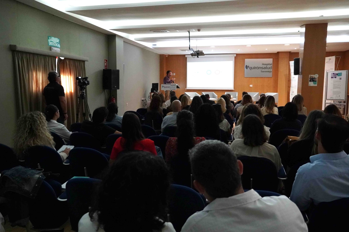 El Hospital Quirónsalud Torrevieja refuerza su compromiso con la formación en salud ginecológica con una jornada científica sobre el VPH