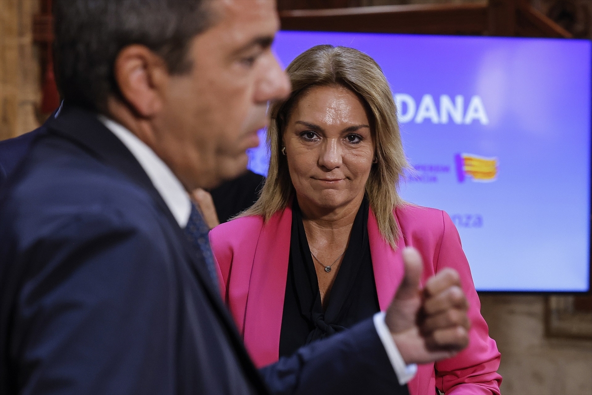 Camarero baja su cotización como posible relevo de Mazón