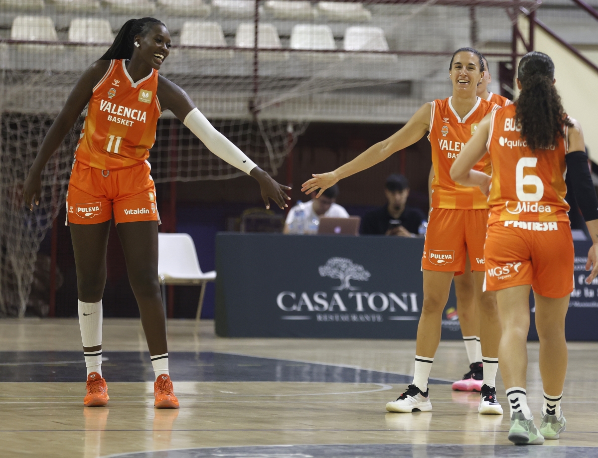 El Valencia inicia la defensa de la Liga en Ferrol alertado por su caída en la Supercopa
