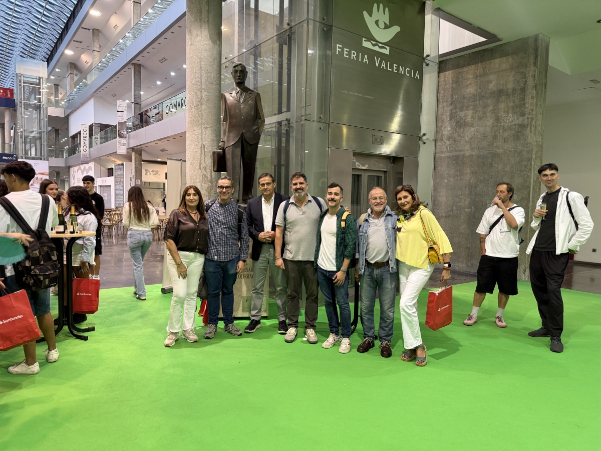 Profesores IES Abastos en Feria Hábitat Valencia. - Foto: COACVALENCIA Profesores IES Abastos en Feria Hábitat Valencia.