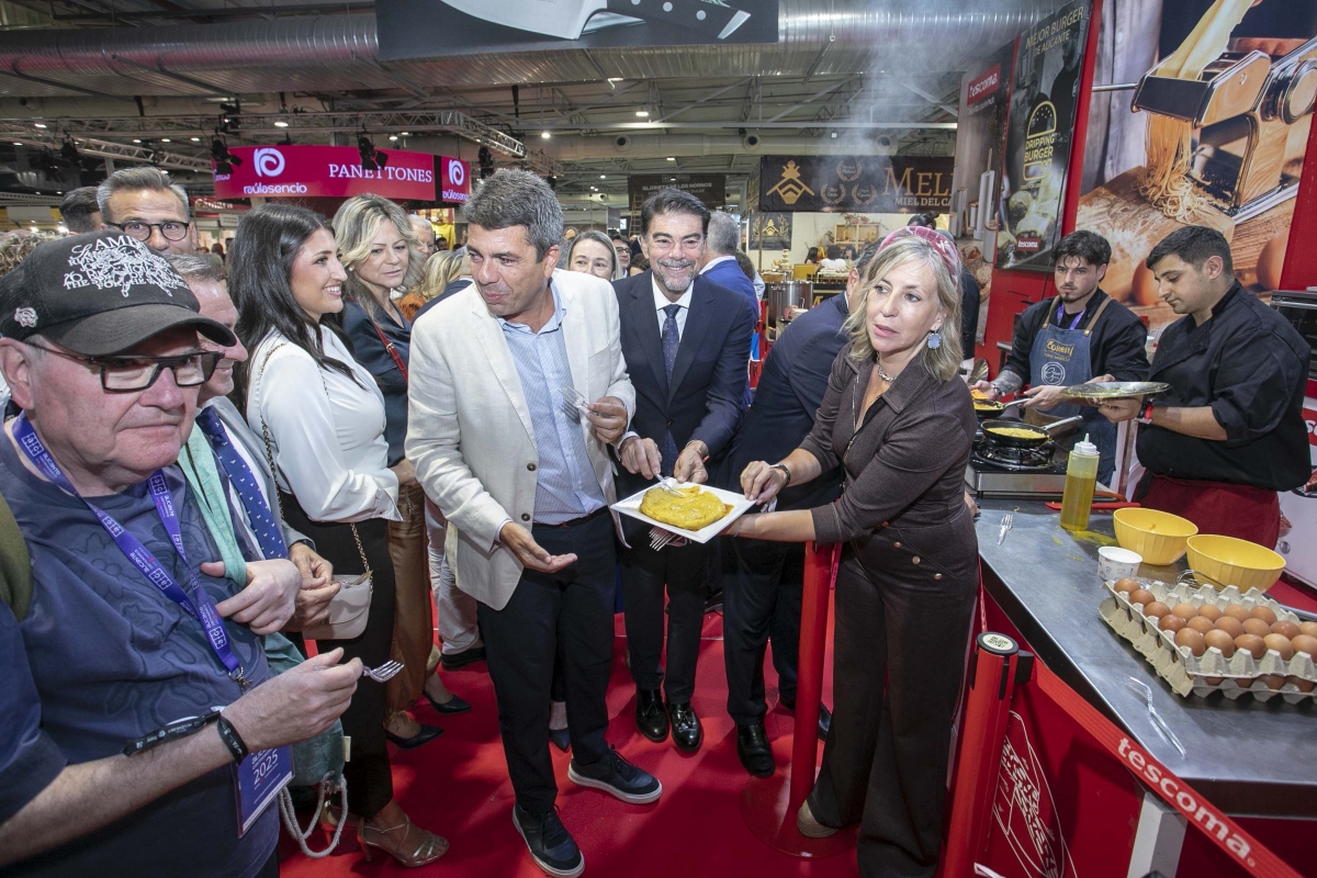 El corte de cinta inaugural.