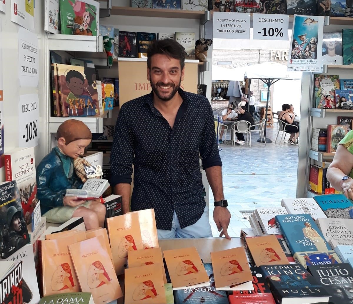 El cartagenero en la pasada Feria del Libro de Murcia. - Foto: Josema Chicheri