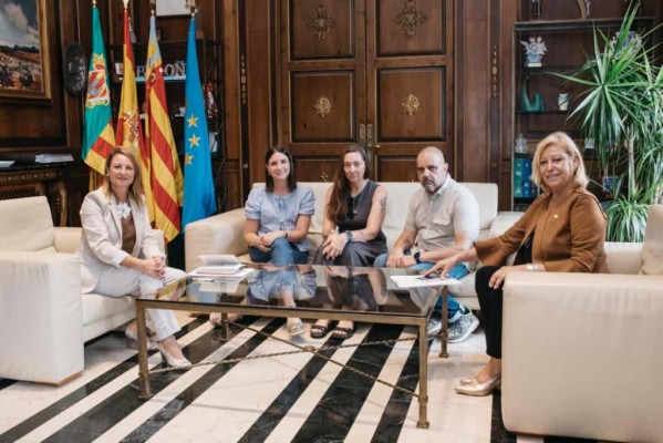 Carrasco recibe a la asociación Atrapasueños y pone a su disposición recursos en materia de salud mental