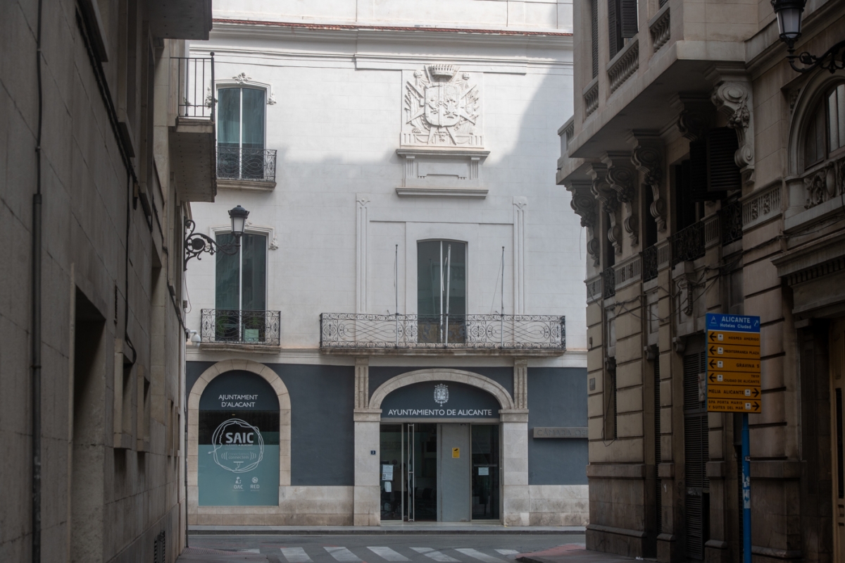 Baño tiene el apoyo del comité de la Cámara de Alicante para 'rescatar' el edificio del Palas