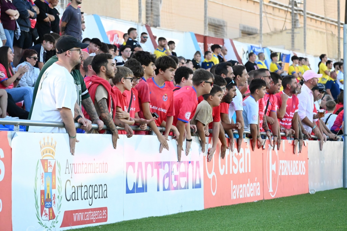 Los cinco equipos de la Región de Segunda RFEF juegan este domingo fuera de casa