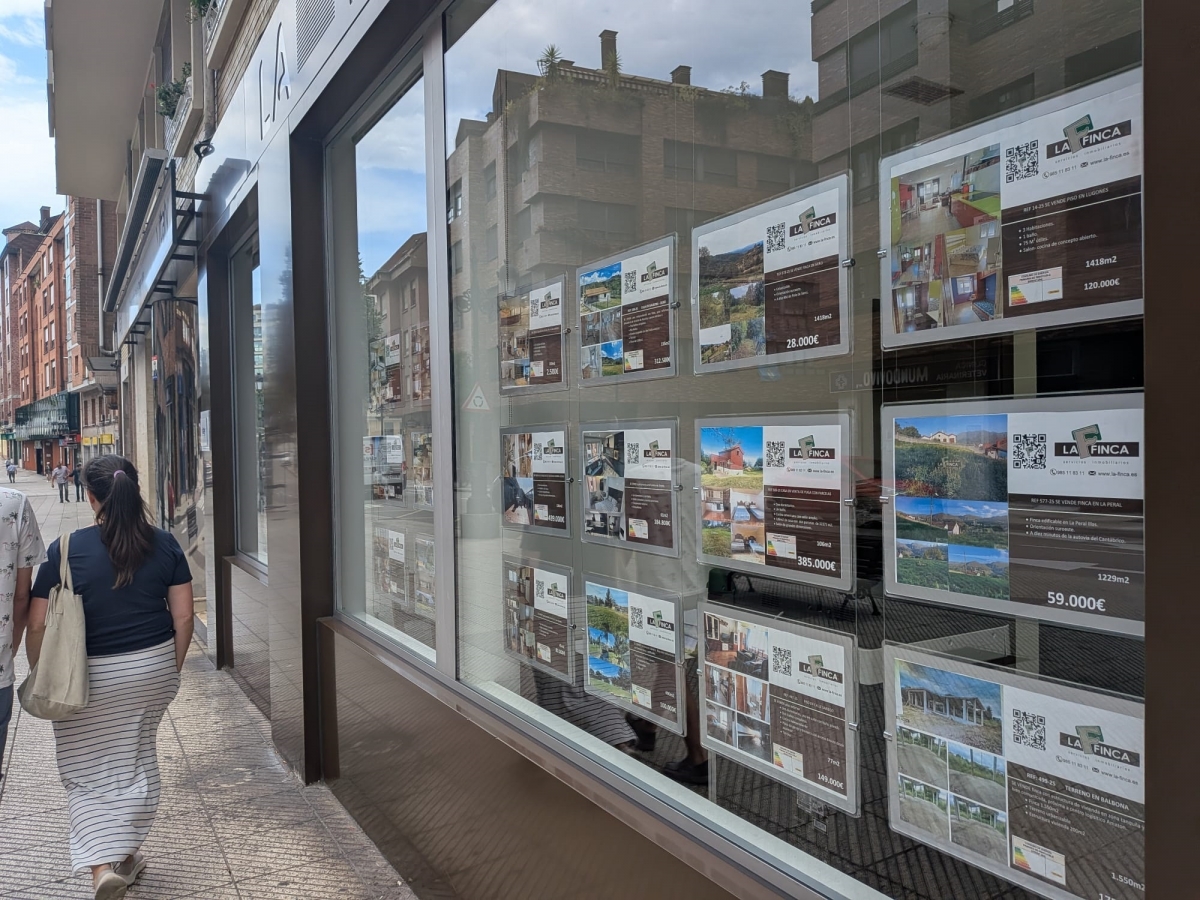 Fachada de una inmobiliaria.