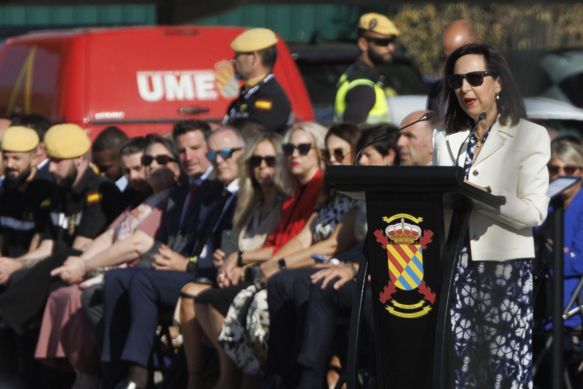 Robles felicita a la UME por sus 20 años de 