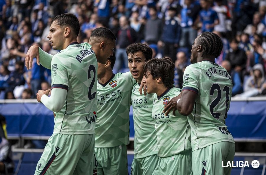 El Levante asalta el Tartiere y se marcha al parón con una sonrisa