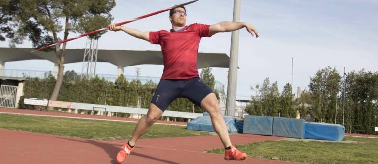 El valenciano Héctor Cabrera lanza la jabalina hasta el bronce mundial