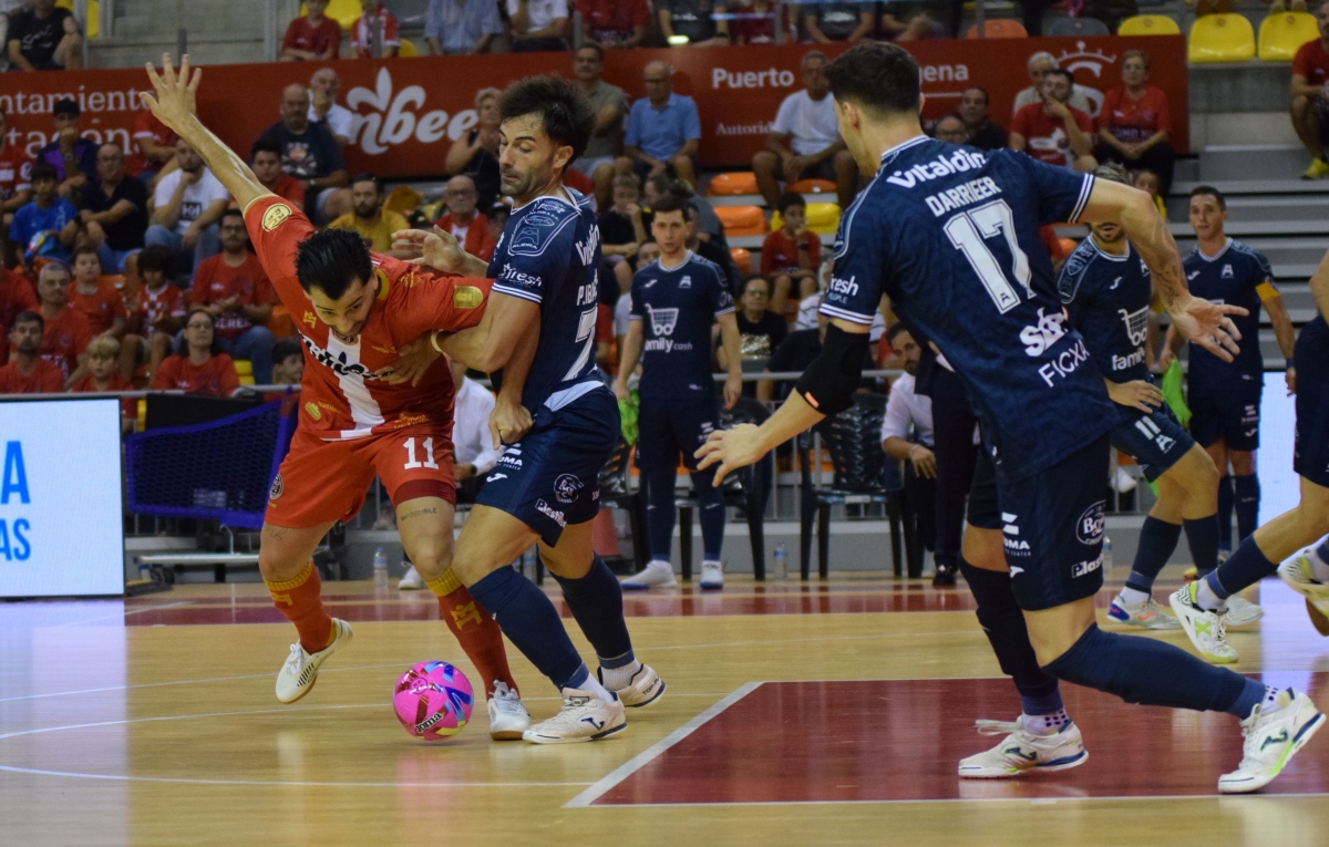 El Jimbee Cartagena gana remontando al colista para seguir siendo el líder