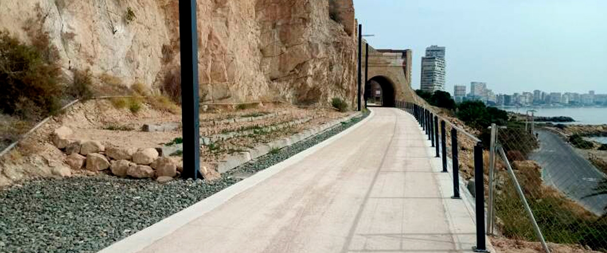 El tramo de la Cantera anima a pedalear, correr o pasear. - FOTO: viasverdes.com El tramo de la Cantera anima a pedalear, correr o pasear.