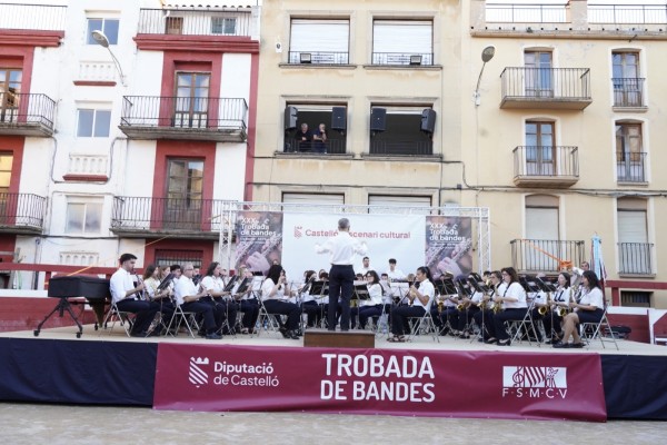 La Diputación de Castellón reúne en Benassal a siete bandas y más de 200 músicos en la XXX Trobada Els Ports-Alt Maestrat