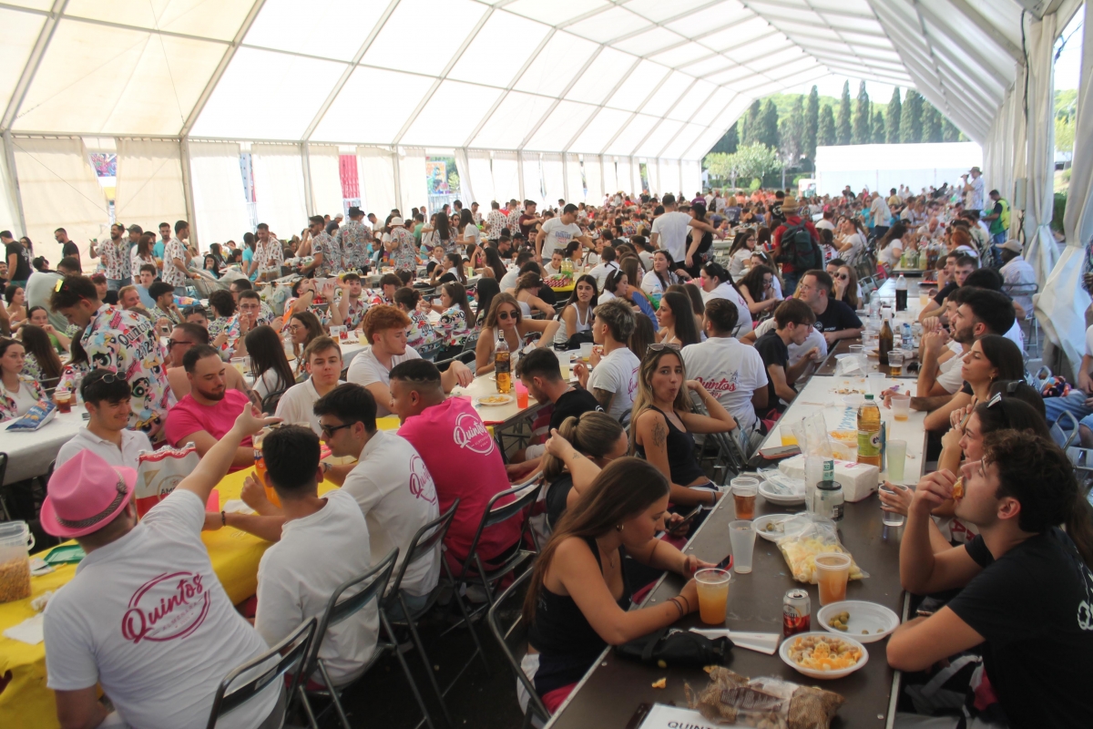 Más de 2.000 personas participan en las Paellas de las Quintas de Almenara 